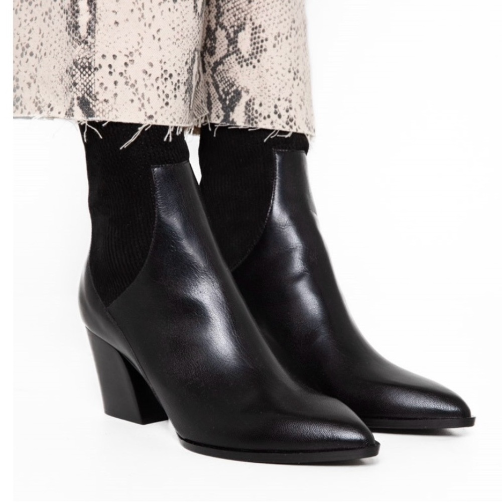 Pierre Hardy Chelsea Boot in Black Leather Size 6